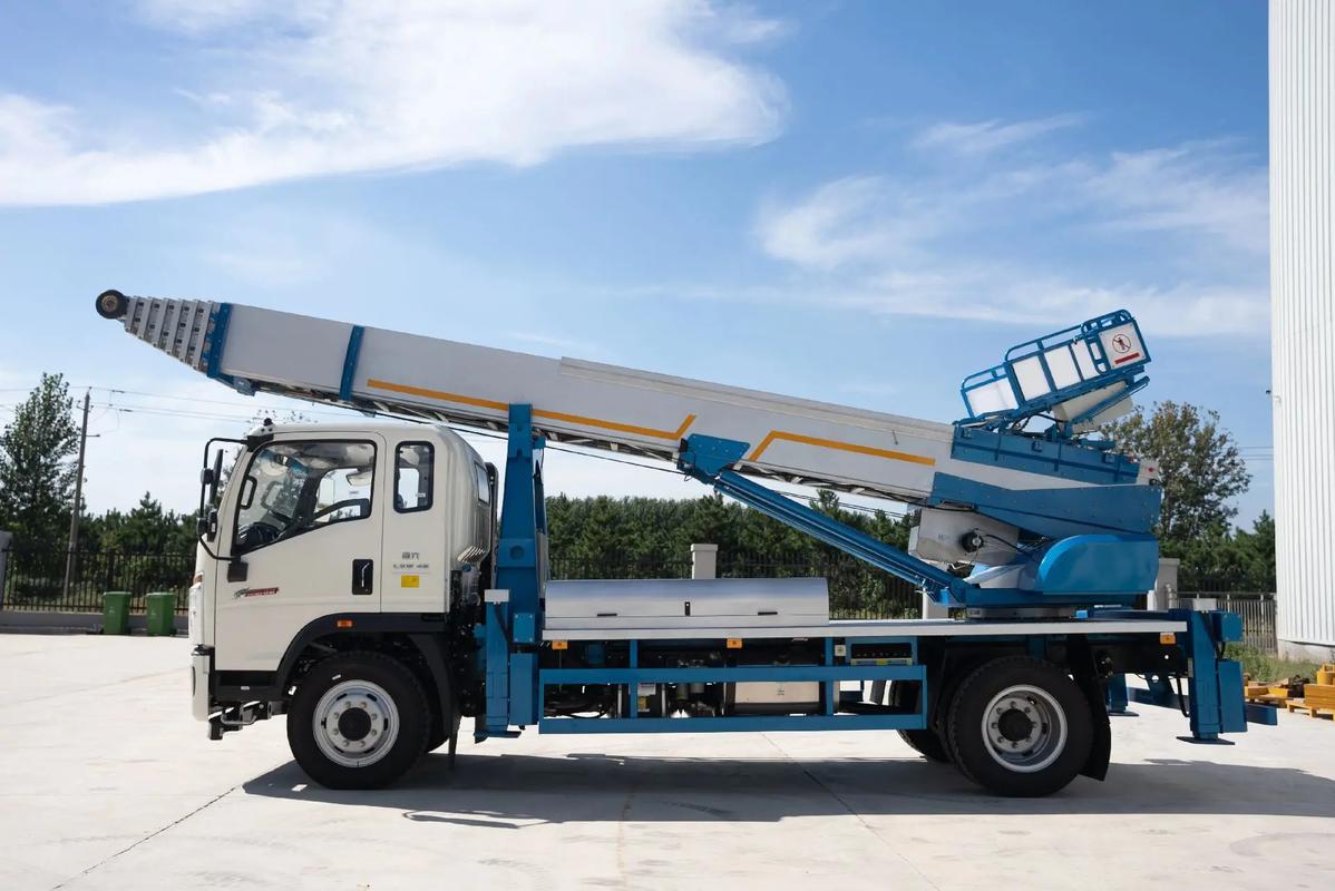 涟水县云梯上料车租赁费用